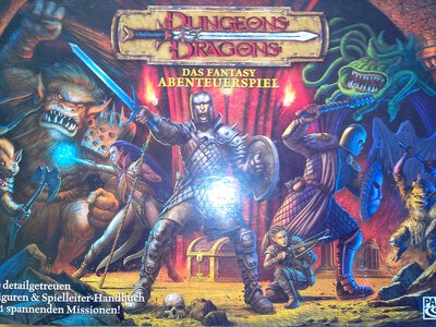 Alle Details zum Brettspiel Dungeons & Dragons: Das Fantasy Abenteuerspiel und ähnlichen Spielen